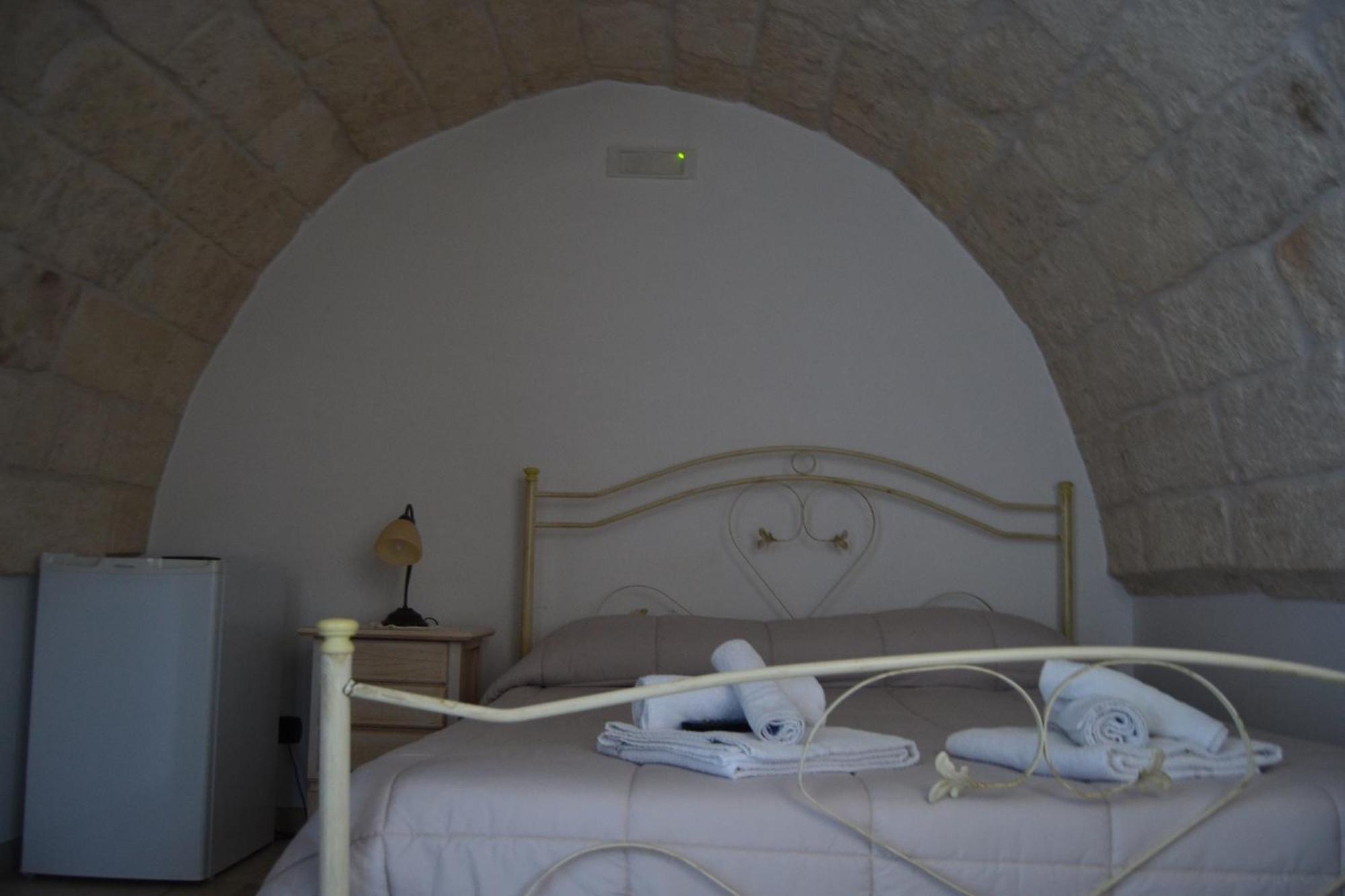 Al Borgo Antico Ristorante E B&B Crispiano Exterior foto
