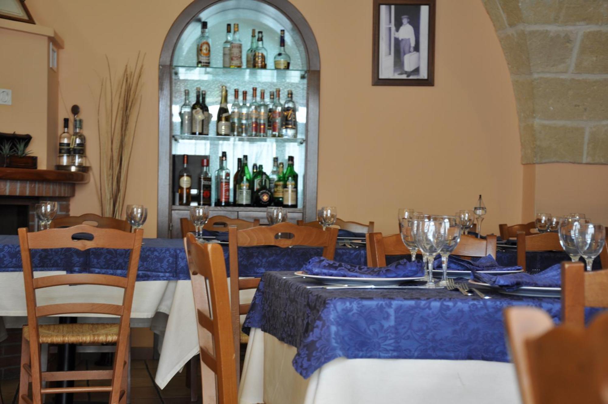 Al Borgo Antico Ristorante E B&B Crispiano Exterior foto