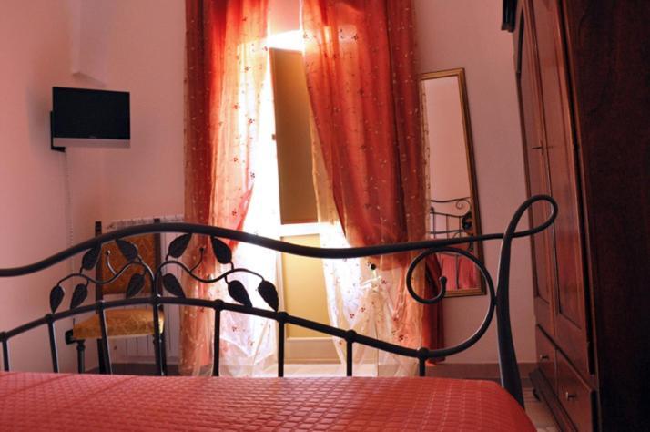 Al Borgo Antico Ristorante E B&B Crispiano Exterior foto