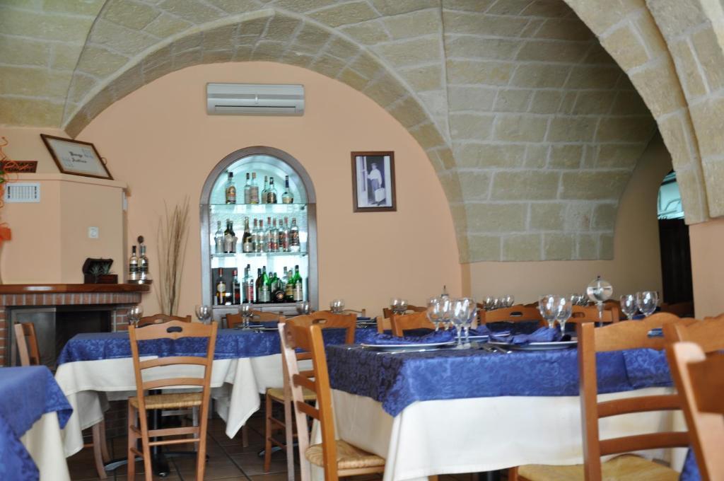 Al Borgo Antico Ristorante E B&B Crispiano Exterior foto