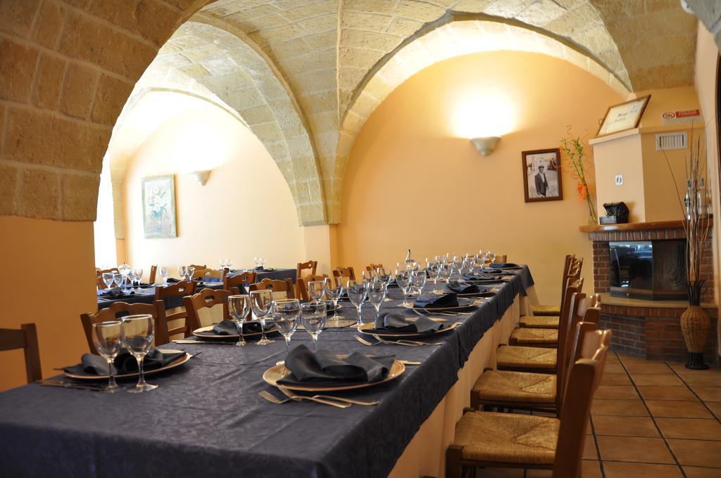 Al Borgo Antico Ristorante E B&B Crispiano Exterior foto